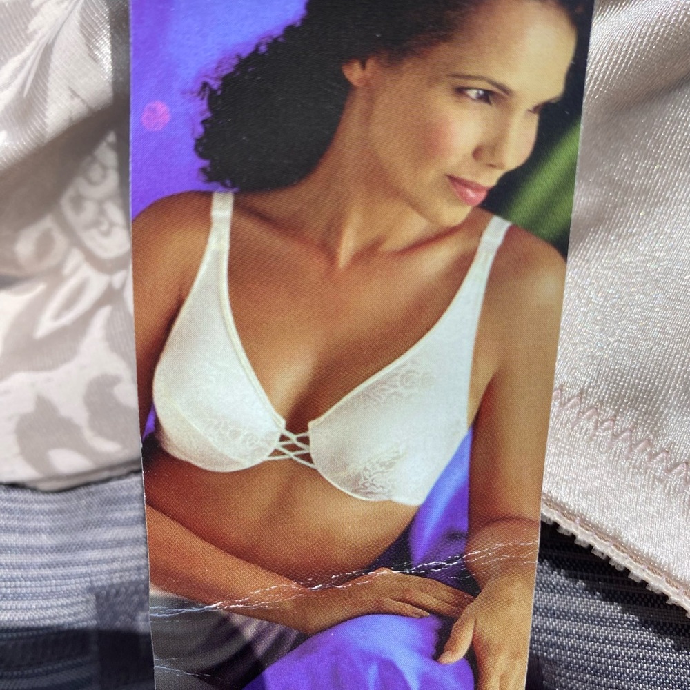 New Vanity fair celebrate confidence Flower Underwire Bra - Light Beige 40DDD